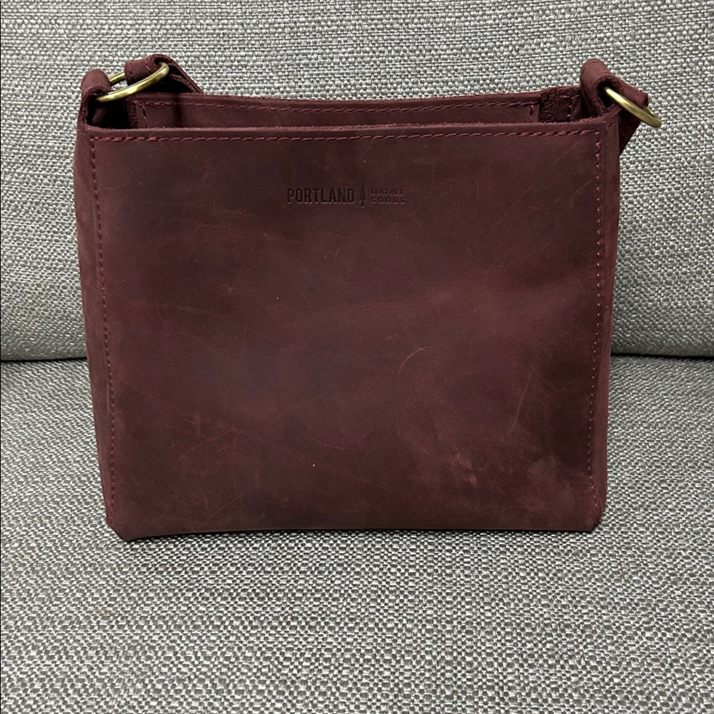 Portland Leather Goods Merlot Triangle - Picture 2 of 4